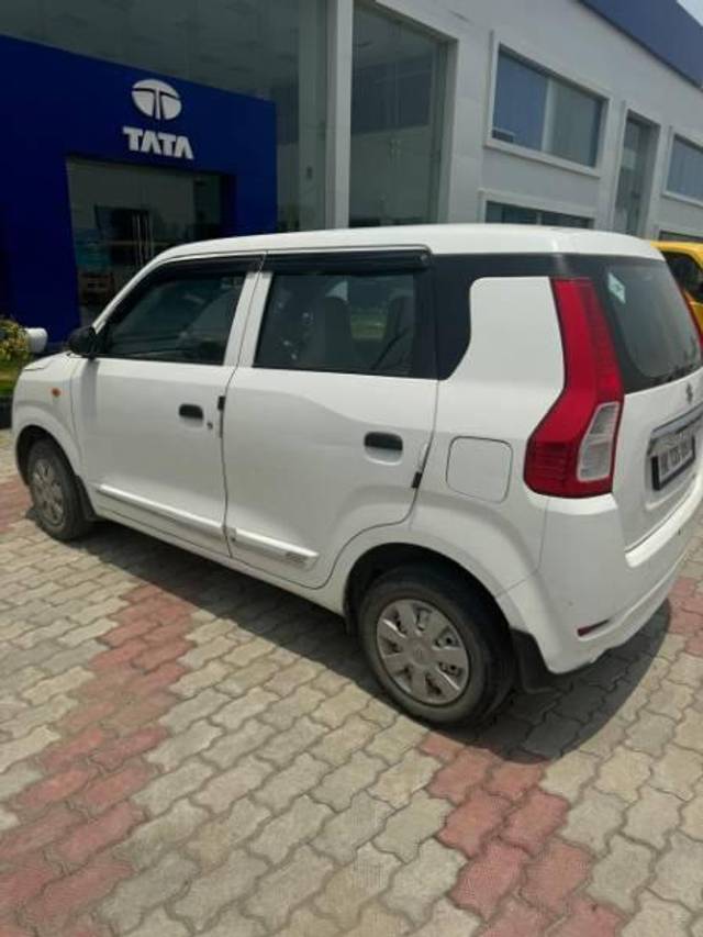 https://images10.gaadi.com/usedcar_image/4274381/original/processed_944c7dc1-8e7d-4704-8ec9-745cad7612e7.jpg?imwidth=6400