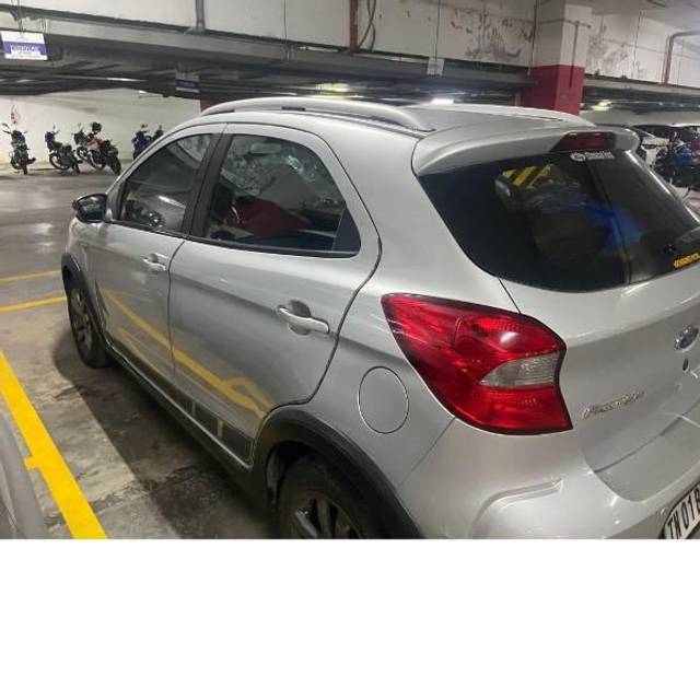 https://images10.gaadi.com/usedcar_image/4274398/original/processed_c50375e5-b8ec-45eb-b204-b81929d84968.jpg?imwidth=6402