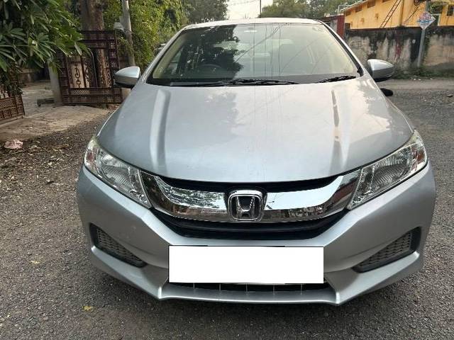 https://images10.gaadi.com/usedcar_image/4274409/original/processed_7f49f2fd-6b4c-40c9-82a3-de1bb02d172f.jpeg?imwidth=6400