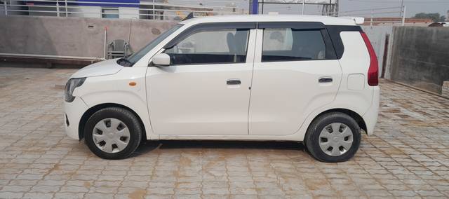 https://images10.gaadi.com/usedcar_image/4274439/original/2464f60871b03e7dd943eaf57038866b.jpg?imwidth=6402