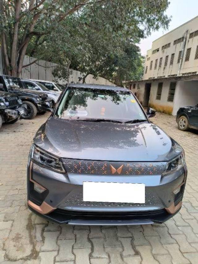 https://images10.gaadi.com/usedcar_image/4274456/original/8d3d93c42203a54cb2ce4ce28c2fda86.jpg?imwidth=6400