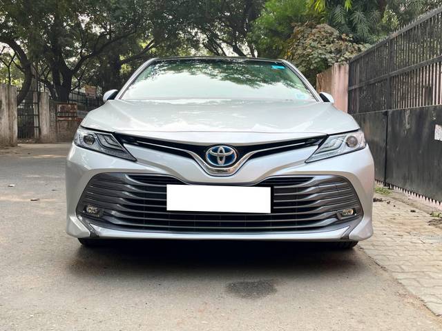 https://images10.gaadi.com/usedcar_image/4274483/original/processed_33df7c6a64a4dbed7945837b667b3124.jpg?imwidth=6400