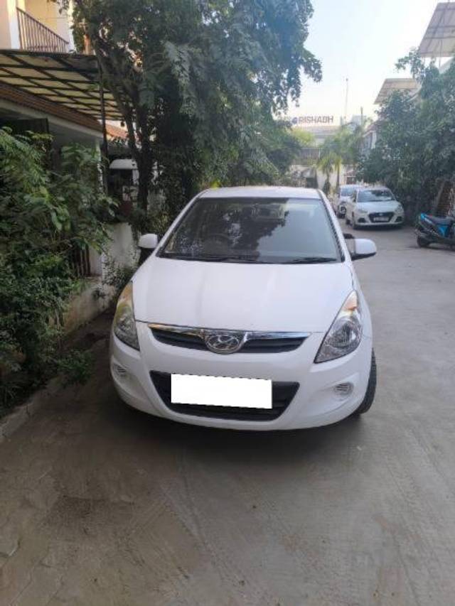 https://images10.gaadi.com/usedcar_image/4274508/original/processed_eb4a0420-2cd1-4a7f-a628-97aa719c0d52.jpg?imwidth=6400