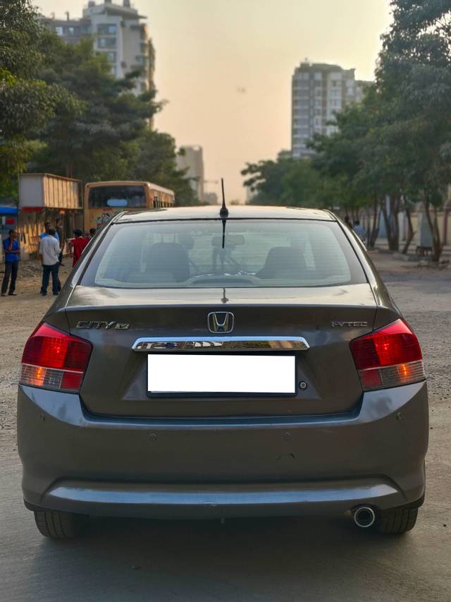 https://images10.gaadi.com/usedcar_image/4274571/original/processed_d638100e04668ead1f8beb39394c0f7e.jpg?imwidth=6401