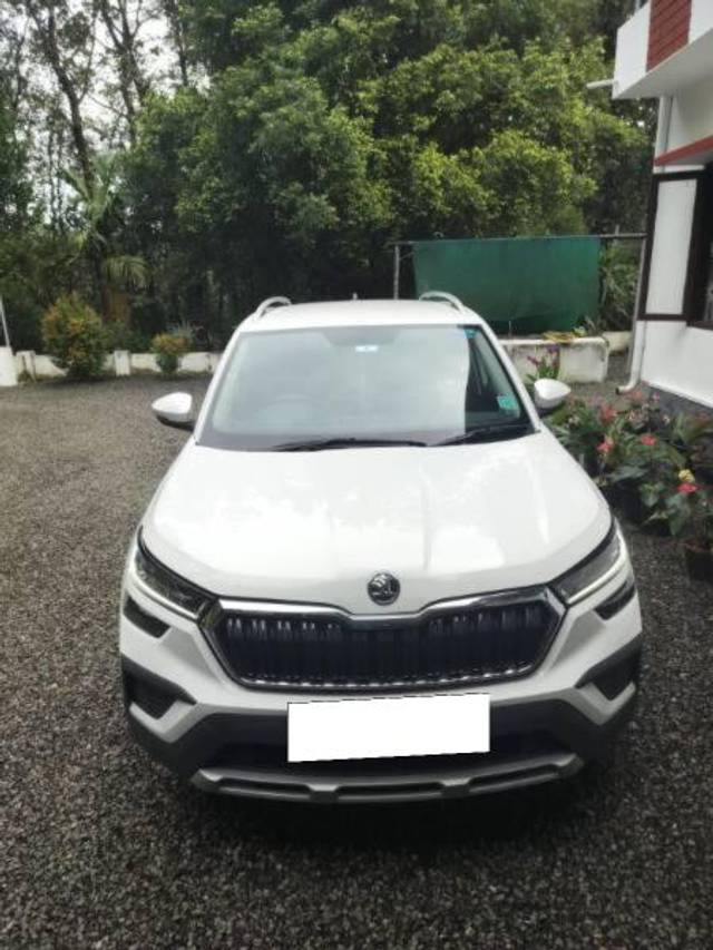 https://images10.gaadi.com/usedcar_image/4274677/original/processed_0062c387-1850-42b4-bdd5-f5193d783dee.jpg?imwidth=6400