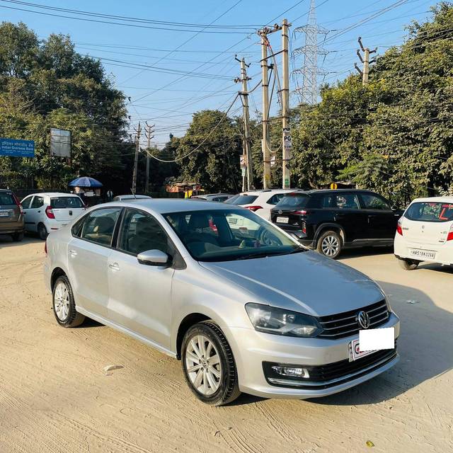 https://images10.gaadi.com/usedcar_image/4274756/original/processed_6b80b795a85da6f91ea7bce94276423c.jpg?imwidth=6400