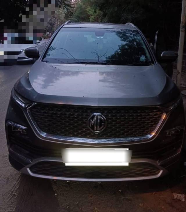 https://images10.gaadi.com/usedcar_image/4274802/original/processed_d4bf1f6b74bb531684a8087f4d684dee.jpg?imwidth=6400