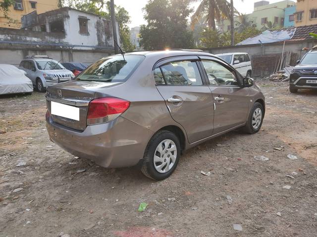 https://images10.gaadi.com/usedcar_image/4274849/original/processed_dd8f3d3708c441c30ef2f727e8d5b52c.jpg?imwidth=6401