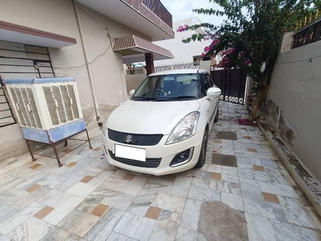 https://images10.gaadi.com/usedcar_image/4274872/original/processed_93a1d7a9-475c-470d-80e7-36b606e90c76.jpg?imwidth=6402