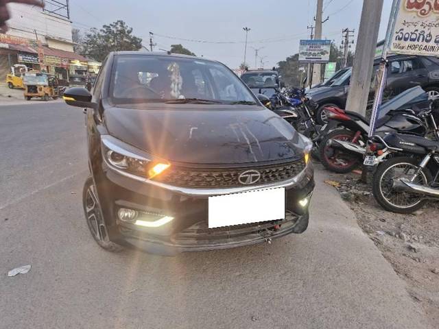 https://images10.gaadi.com/usedcar_image/4275032/original/processed_344770a5-d724-46e8-8af9-f915416ed5a7.jpg?imwidth=6400