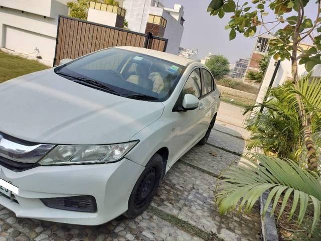 https://images10.gaadi.com/usedcar_image/4275055/original/processed_3d0274b6-f96f-4f08-adeb-25d443951cea.jpg?imwidth=6402