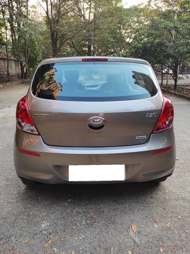 https://images10.gaadi.com/usedcar_image/4275056/original/processed_d9b8d3ea296de5b3c3e64b1683cdba3f.jpg?imwidth=6402