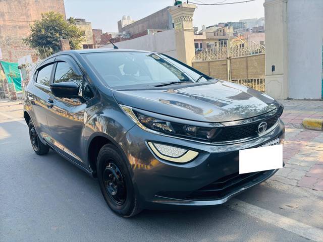 https://images10.gaadi.com/usedcar_image/4275060/original/processed_628bb22c9c652fed3ca67d055a917d72.jpg?imwidth=6400