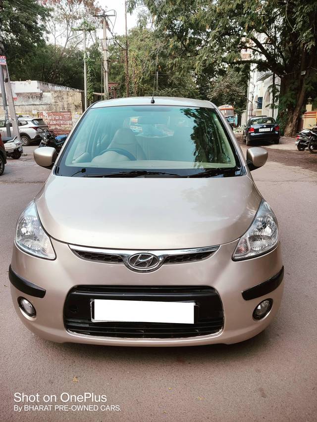 https://images10.gaadi.com/usedcar_image/4275087/original/processed_ab2ce02d7d0a45fcd7e3e278f335537f.jpg?imwidth=6402