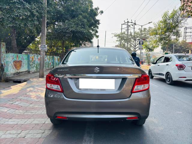 https://images10.gaadi.com/usedcar_image/4275099/original/processed_1309685404f15e09d45af801e1e6e138.jpg?imwidth=6401