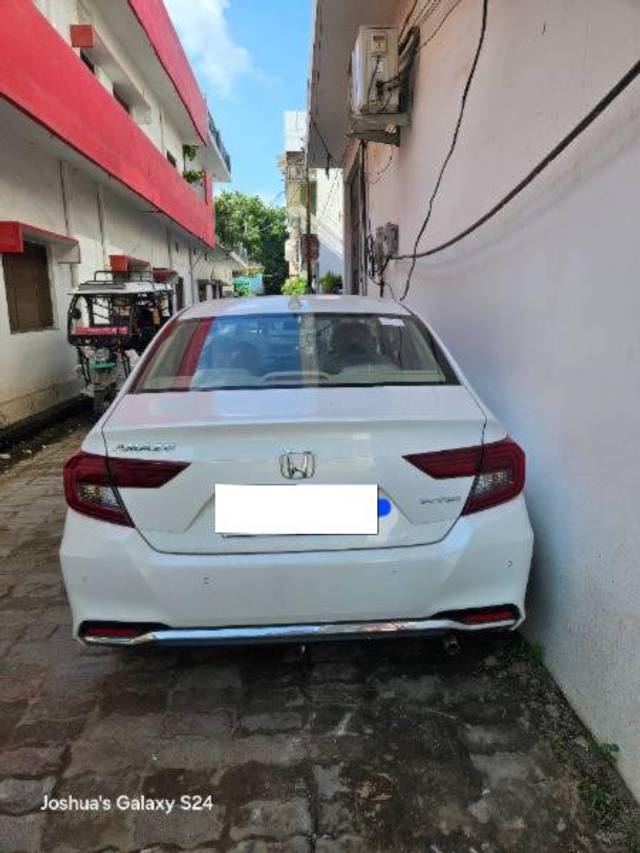 https://images10.gaadi.com/usedcar_image/4275121/original/processed_4d64c2fe-b0c4-4388-866a-6866762680a1.jpg?imwidth=6401