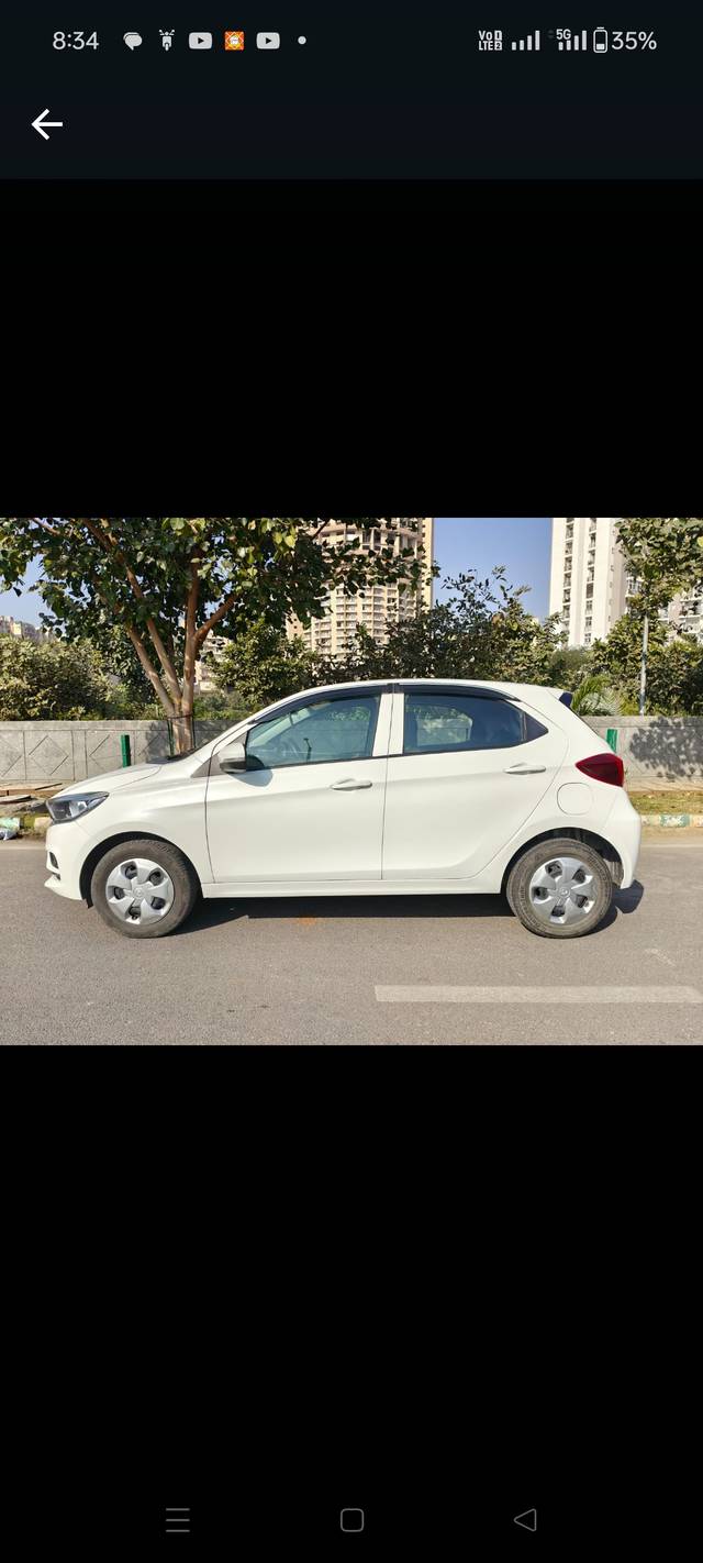 https://images10.gaadi.com/usedcar_image/4275229/original/9a6af4b795be4f4181cdc32a3e2a91ab.jpg?imwidth=6401