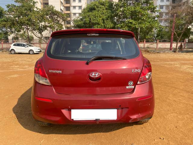 https://images10.gaadi.com/usedcar_image/4275253/original/processed_72bc05cc1c16620d39d96ce833118299.jpg?imwidth=6402