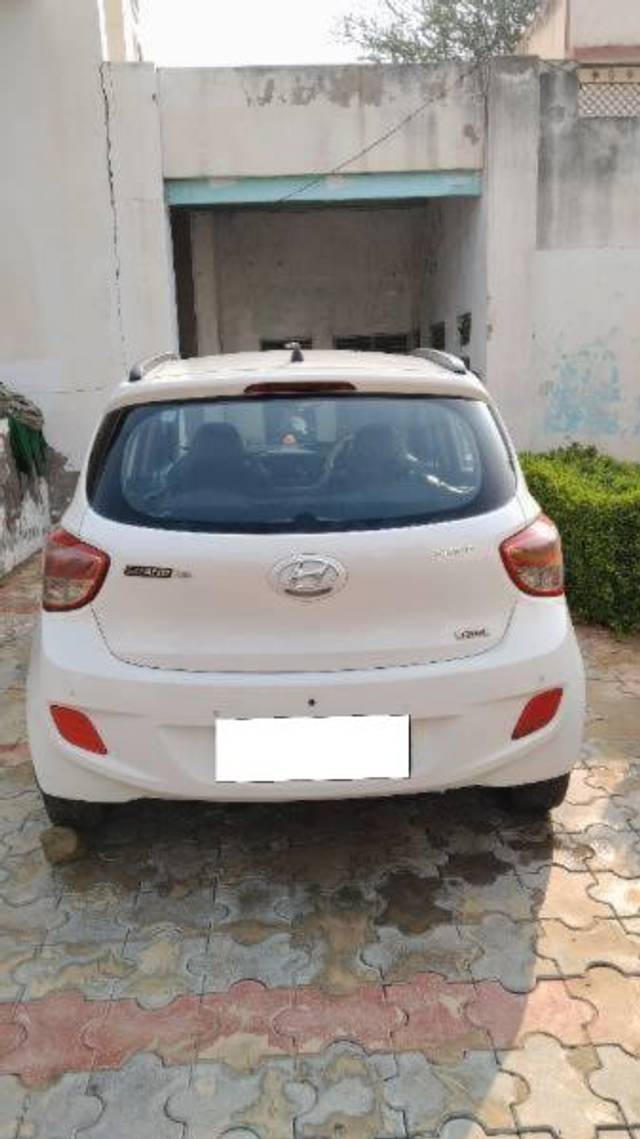 https://images10.gaadi.com/usedcar_image/4275255/original/processed_6871b7bc-a8ea-4daa-8fd0-949d041c3070.jpg?imwidth=6401