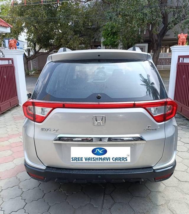 https://images10.gaadi.com/usedcar_image/4275304/original/processed_7bcd9c60bcfb1e27705be77cb6d64789.jpeg?imwidth=6401