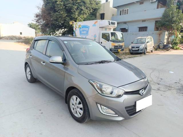 https://images10.gaadi.com/usedcar_image/4275310/original/processed_045d7d94bf7bb21bf643fbb0fb932a04.jpg?imwidth=6400