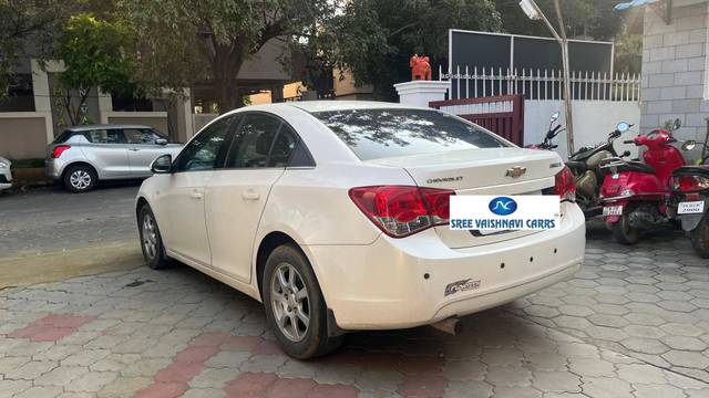 https://images10.gaadi.com/usedcar_image/4275313/original/processed_0d1ed9f5bb5a4ba1fb177f4ccb5c38f5.jpeg?imwidth=6402