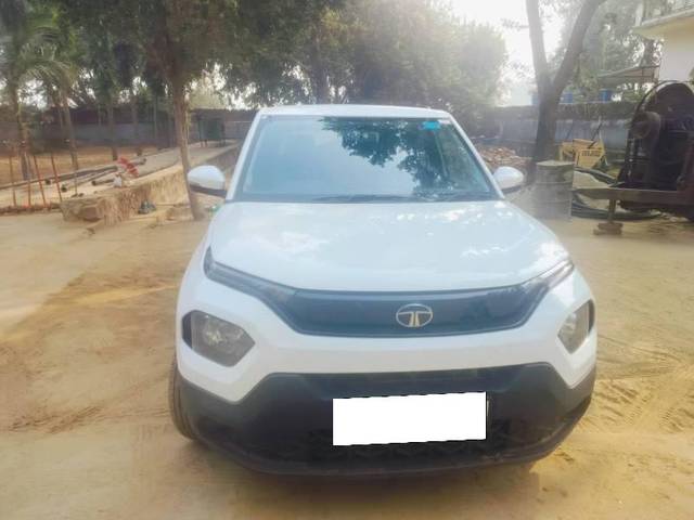 https://images10.gaadi.com/usedcar_image/4275341/original/processed_4310bf39-a750-45fa-ac92-0a08685cdc76.jpg?imwidth=6401