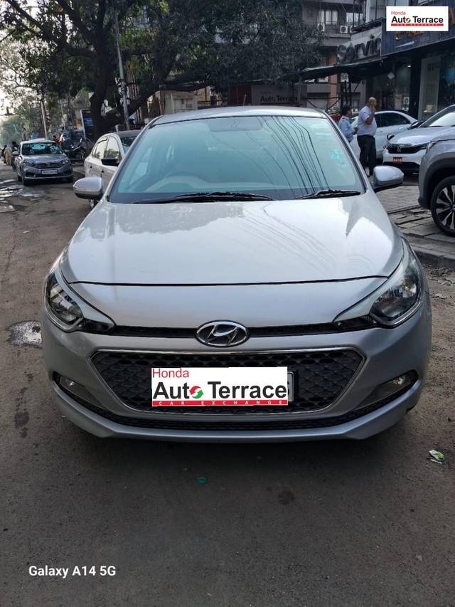 https://images10.gaadi.com/usedcar_image/4275346/original/38b49ab93e592919a05056321e4d188a.jpg?imwidth=6400