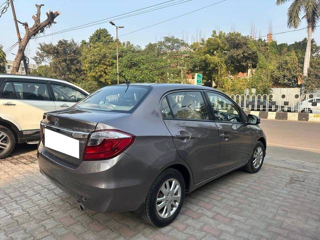 https://images10.gaadi.com/usedcar_image/4275398/original/processed_271a45d3bbdfde8ff5da453c7cbe2467.jpg?imwidth=6401