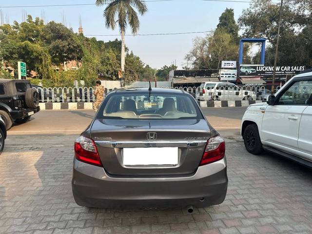 https://images10.gaadi.com/usedcar_image/4275398/original/processed_cb20a9bc9db04500083805ad4c62663b.jpg?imwidth=6402