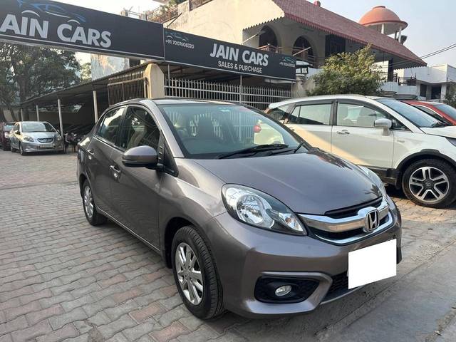 https://images10.gaadi.com/usedcar_image/4275398/original/processed_f462fc593c29c5370950a0a558fa3152.jpg?imwidth=6400