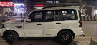 Mahindra Scorpio 2014-2022 Mahindra Scorpio S9