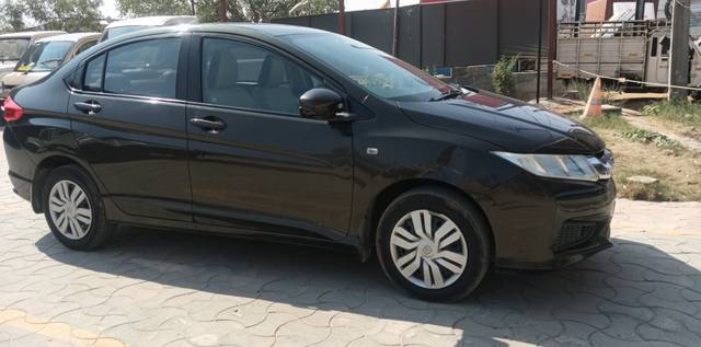 https://images10.gaadi.com/usedcar_image/4275599/original/9d05e74bdeeda06e38e91c7aa4bc06c5.jpg?imwidth=6400