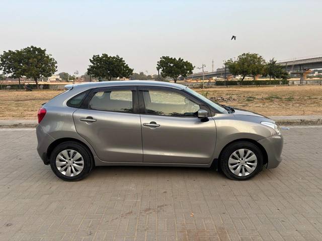 https://images10.gaadi.com/usedcar_image/4275643/original/58749d86934cef80debd0ff7e9ec72e7.jpg?imwidth=6401