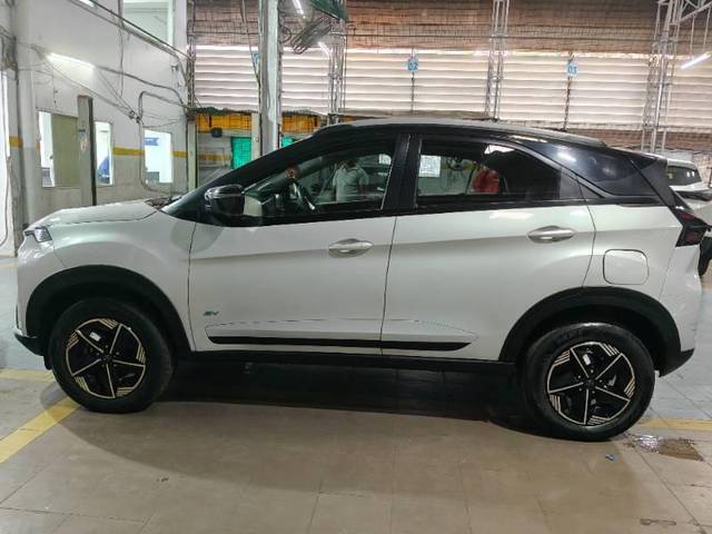 https://images10.gaadi.com/usedcar_image/4275646/original/processed_8be0446c-7ee6-496d-9051-22756a3ca486.jpg?imwidth=6400