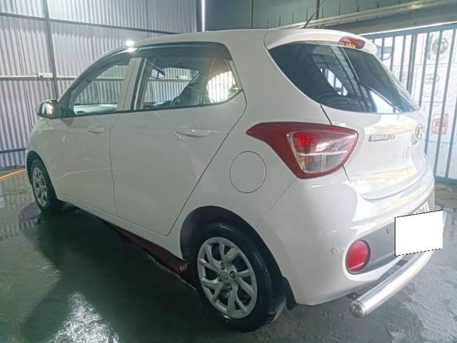 https://images10.gaadi.com/usedcar_image/4275659/original/processed_78c3e48e-e838-44b8-8379-bc2e3e03f365.JPG?imwidth=6401