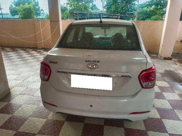 https://images10.gaadi.com/usedcar_image/4275697/original/processed_a261768c-af0a-402e-8187-dac088e956a8.jpg?imwidth=6401