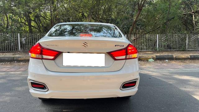 https://images10.gaadi.com/usedcar_image/4275730/original/processed_c05344b8a398657ff839e49018c685e3.jpg?imwidth=6402