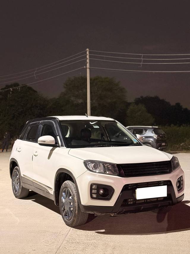 https://images10.gaadi.com/usedcar_image/4275776/original/processed_743d9cb33d6c2e03553d0f11c7e2d543.jpg?imwidth=6400