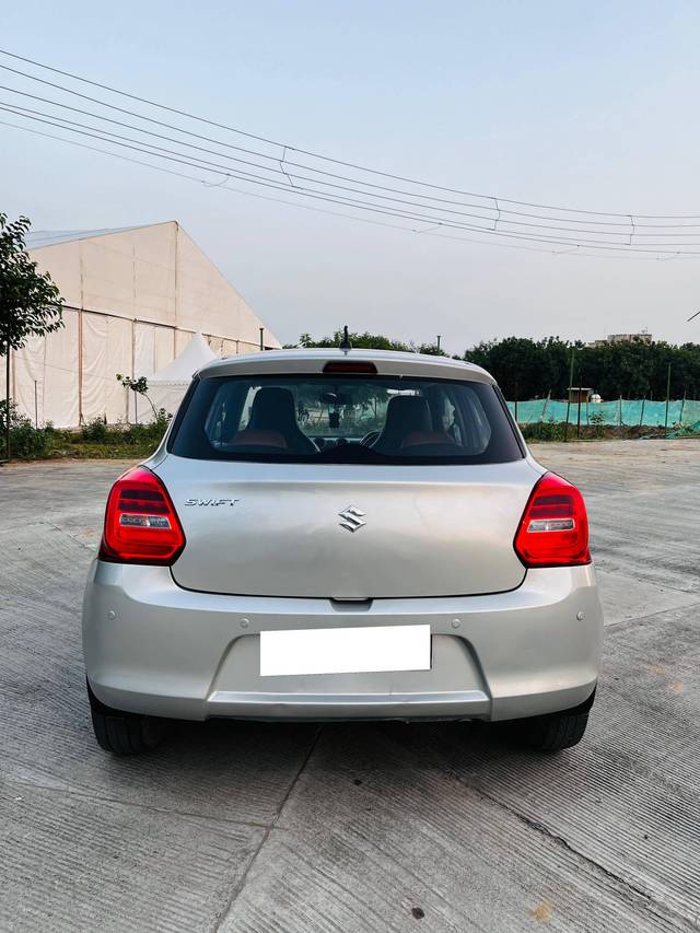 https://images10.gaadi.com/usedcar_image/4275849/original/processed_41f31de793d5f1d1c6761f1f89f753c1.jpg?imwidth=6402