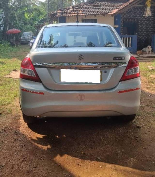 https://images10.gaadi.com/usedcar_image/4275895/original/processed_28e2e6f5-51a4-4ed3-a61e-ff2acf7a9bbb.jpg?imwidth=6402