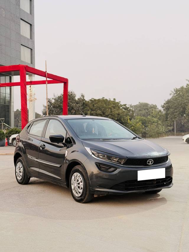 https://images10.gaadi.com/usedcar_image/4275920/original/processed_0d394f9838877ccf896f4b7d0f213d8b.jpg?imwidth=6400