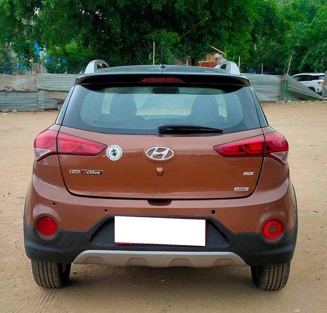 https://images10.gaadi.com/usedcar_image/4275981/original/processed_8d128805a2716874ef9bae617a170689.jpg?imwidth=6402