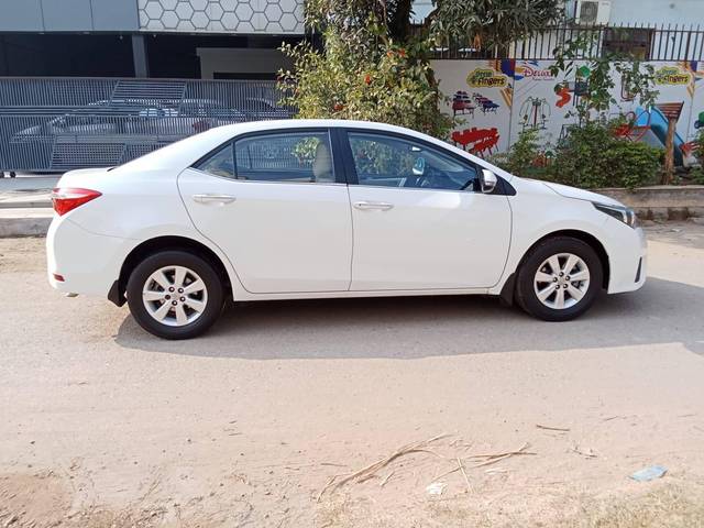 https://images10.gaadi.com/usedcar_image/4276000/original/processed_592ede311a735527cee4167da1d71b5c.jpg?imwidth=6401