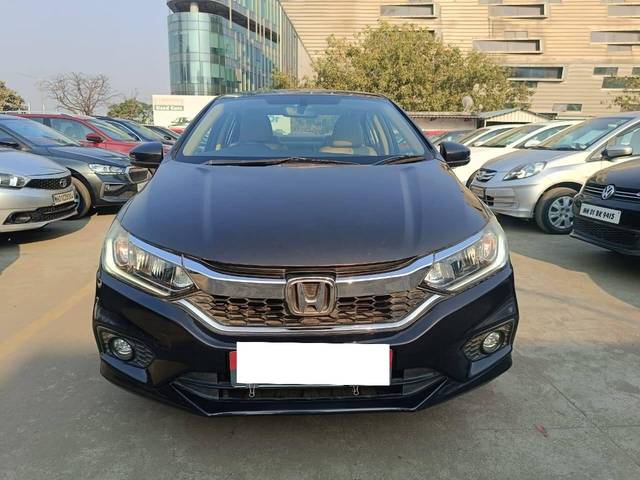 https://images10.gaadi.com/usedcar_image/4276021/original/processed_dc5aed99eba4ab56e2472aa97147bda4.jpg?imwidth=6402