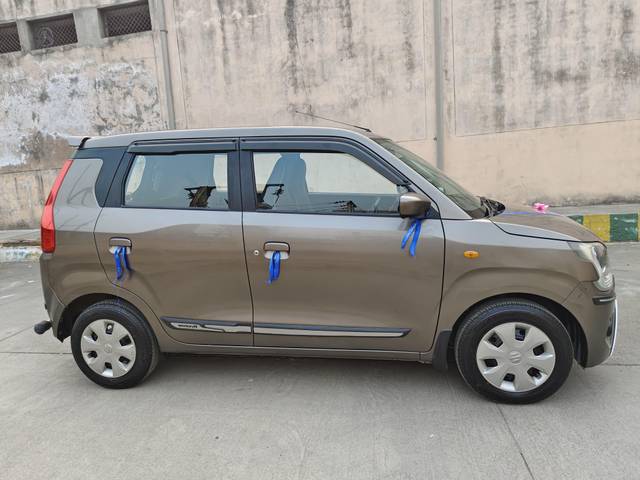 https://images10.gaadi.com/usedcar_image/4276107/original/processed_b00fa821118082f7cca24a89996998ae.jpg?imwidth=6401