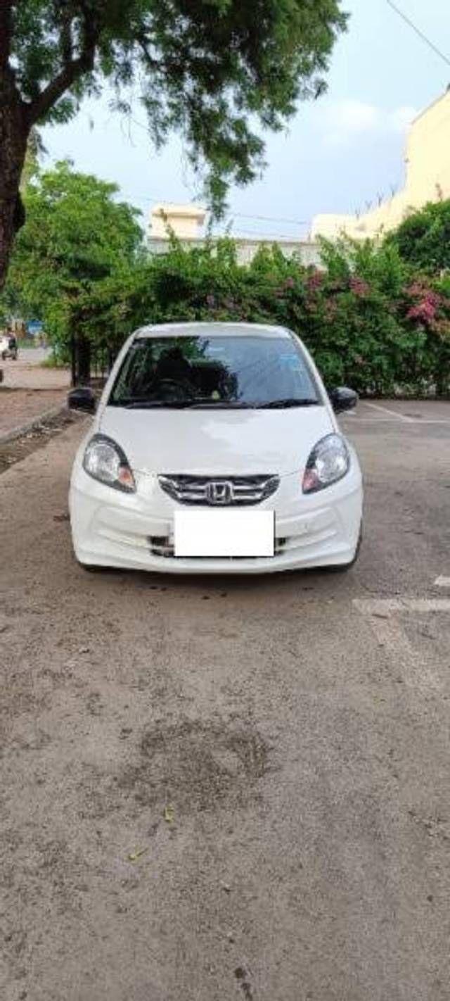 https://images10.gaadi.com/usedcar_image/4276110/original/processed_ce3a3e10-20ab-4423-9f46-6b1bdc914ec6.jpg?imwidth=6401