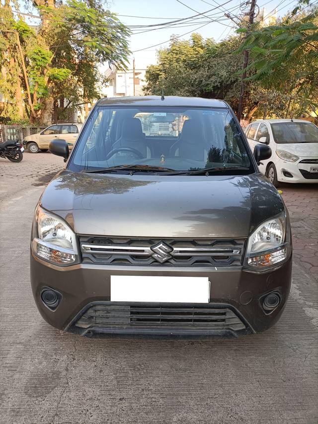 https://images10.gaadi.com/usedcar_image/4276333/original/processed_3bdfe58679fe6e0afb42fca78a5105ba.jpg?imwidth=6402