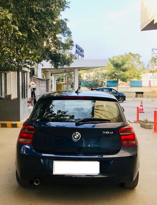 https://images10.gaadi.com/usedcar_image/4276339/original/processed_f7e53389fbefd93ab9320113bc08e459.jpg?imwidth=6401