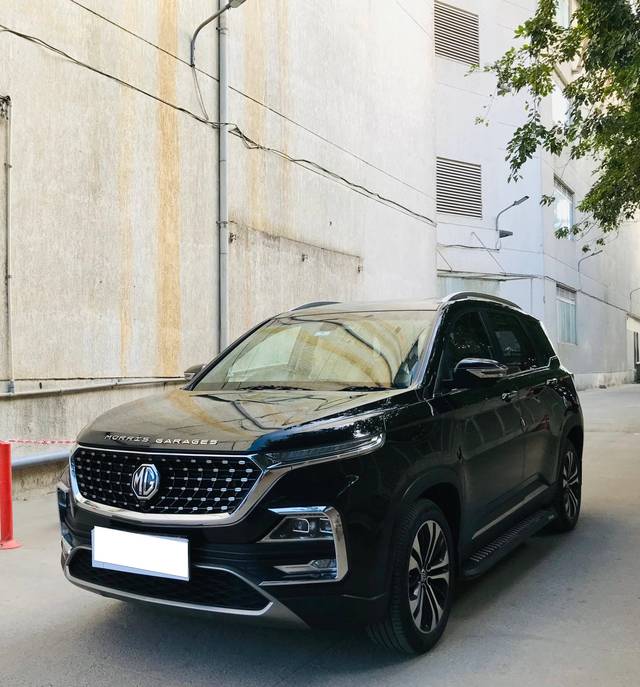 https://images10.gaadi.com/usedcar_image/4276344/original/processed_1e39b82629d85d231e7d429c7d4fb60a.jpg?imwidth=6402